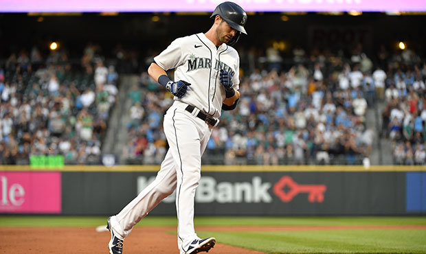 Mitch Haniger slaps RBI double, 05/19/2023