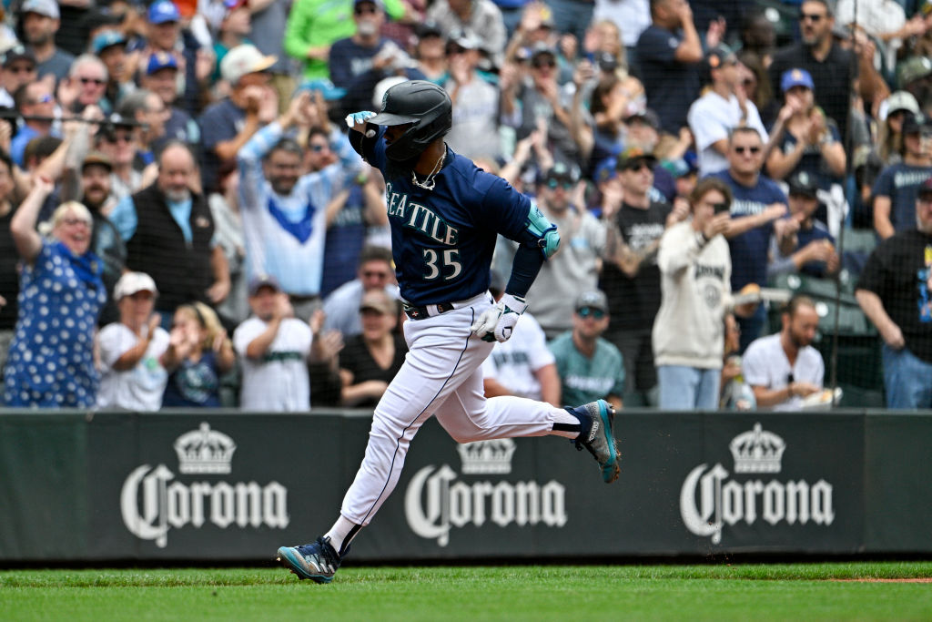 Seattle Mariners Notebook: JP update; Servais on Julio's approach